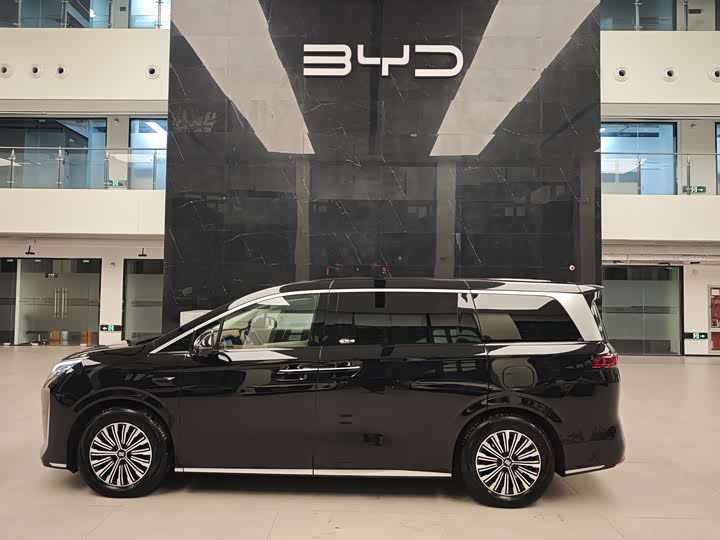 BYD Xia 2025 2025款 DM-i 1.5T 180km 卓越型