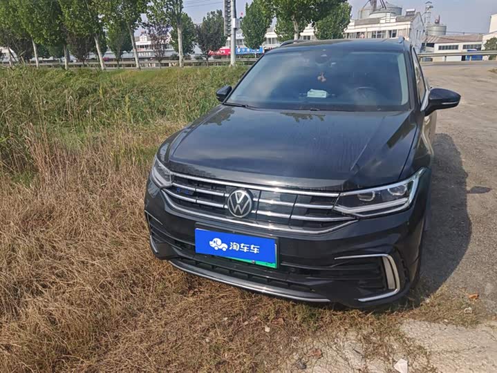 2023 Volkswagen Tiguan L Hybrid