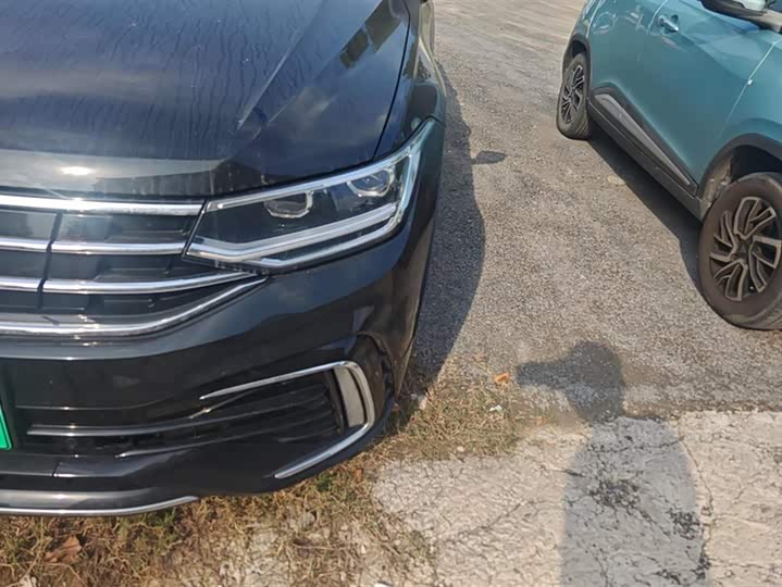 2023 Volkswagen Tiguan L Hybrid