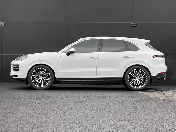 2025 Porsche Cayenne