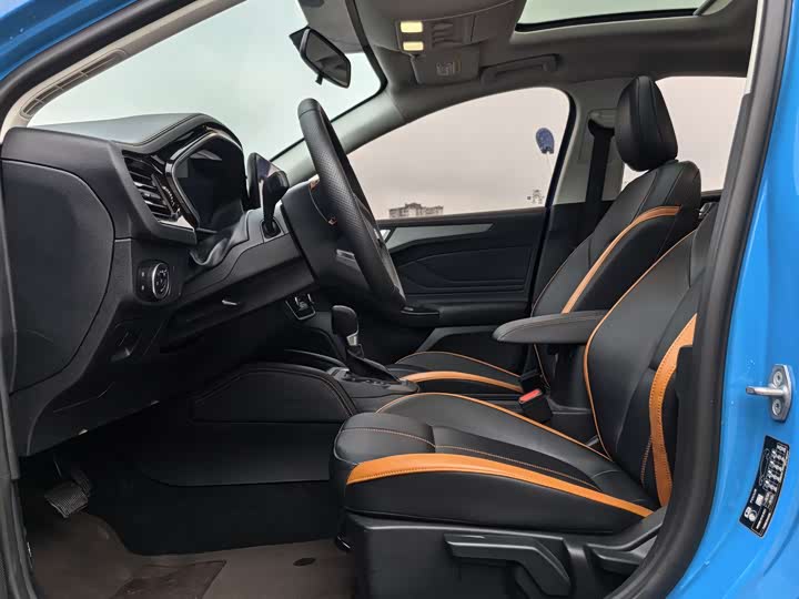 Ford Focus 2022 2022款 三厢 EcoBoost 180 自动竞速版