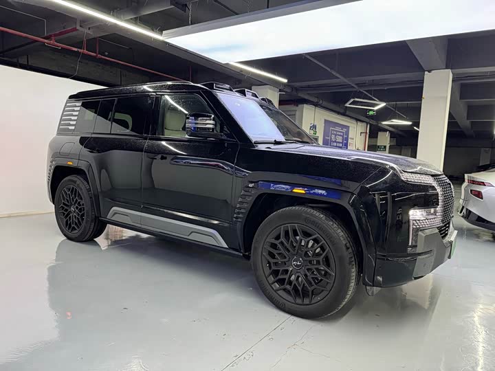 2023 BYD Yangwang U8