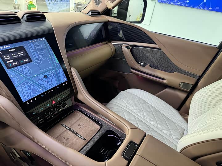 2023 BYD Yangwang U8