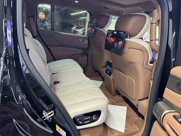 BYD Yangwang U8 2023 2023款 豪华版