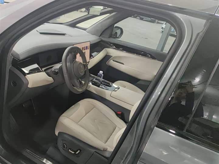 Zeekr 009 2024 2024款 六座行政版四驱 108kWh