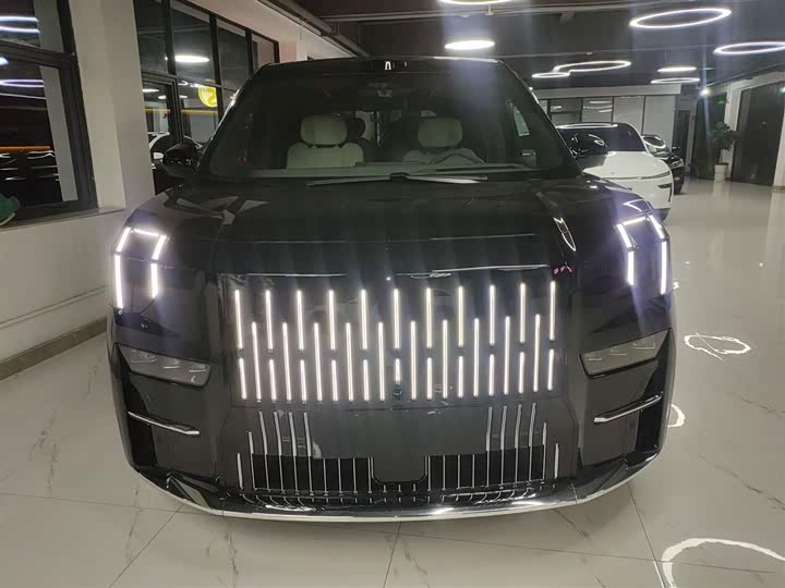 Zeekr 009 2024 2024款 六座行政版四驱 108kWh