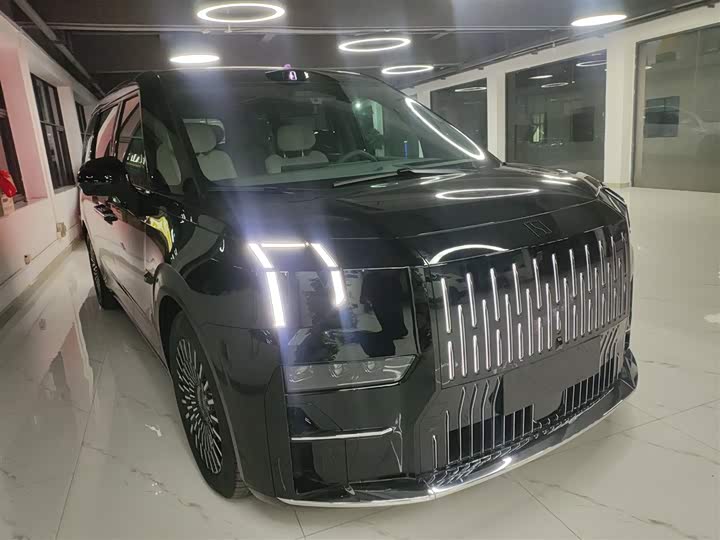 Zeekr 009 2024 2024款 六座行政版四驱 108kWh