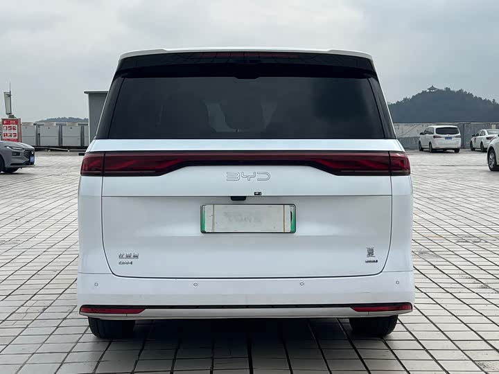 BYD Xia 2025 2025款 DM-i 1.5T 180km 卓越型