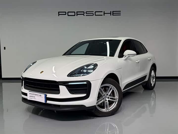 2025 Porsche Macan
