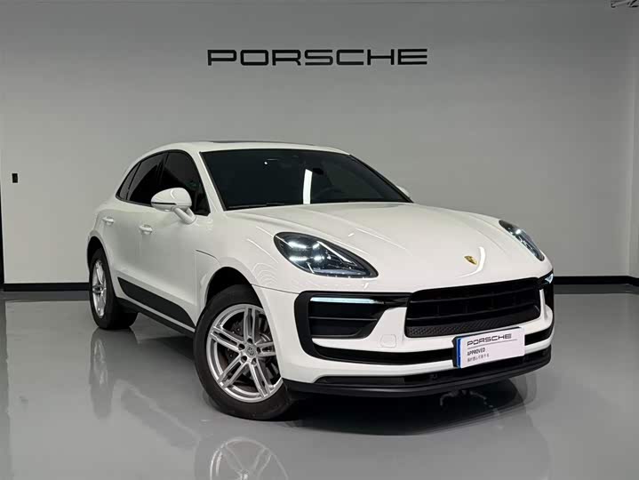 2025 Porsche Macan
