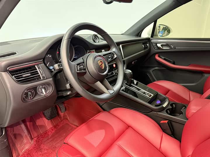 Porsche Macan 2025 2025款 Macan 2.0T 逐梦版