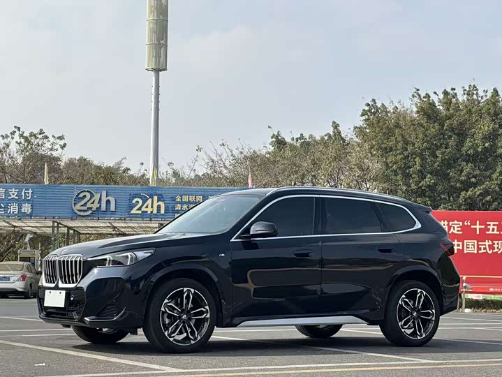 2025 BMW X1