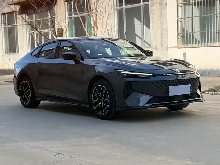 Changan UNI-V Hybrid 2024 2024款 蓝鲸智电iDD 136km 智尊型