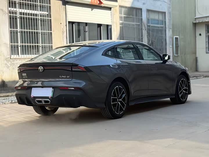 Changan UNI-V Hybrid 2024 2024款 蓝鲸智电iDD 136km 智尊型