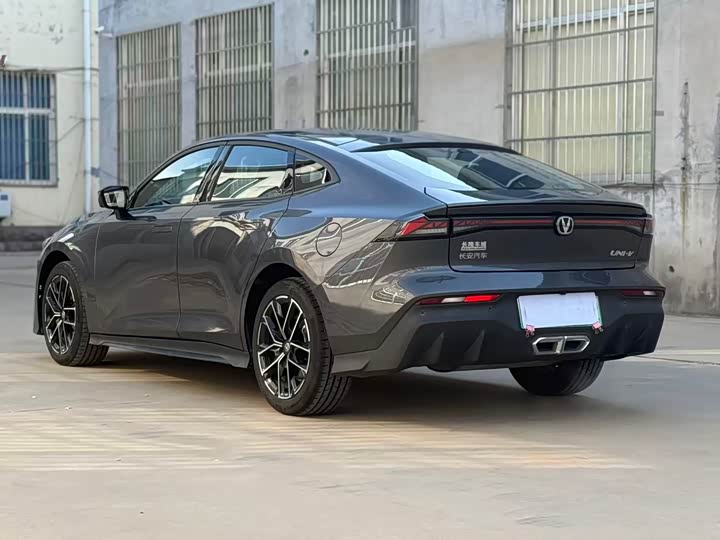 Changan UNI-V Hybrid 2024 2024款 蓝鲸智电iDD 136km 智尊型