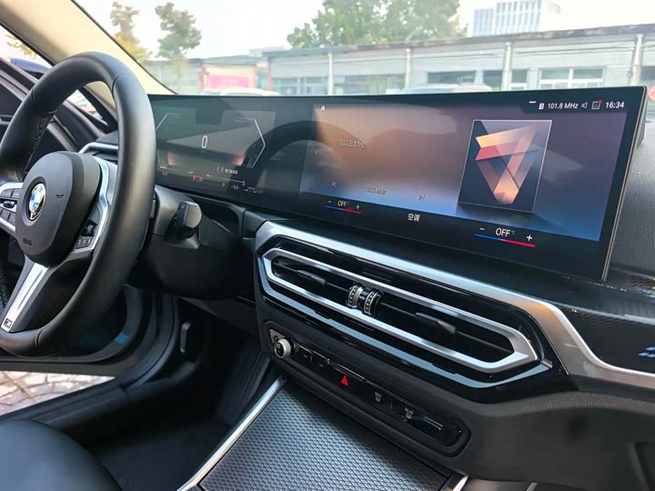 BMW 2 Series 2025 2025款 225i M运动曜夜套装