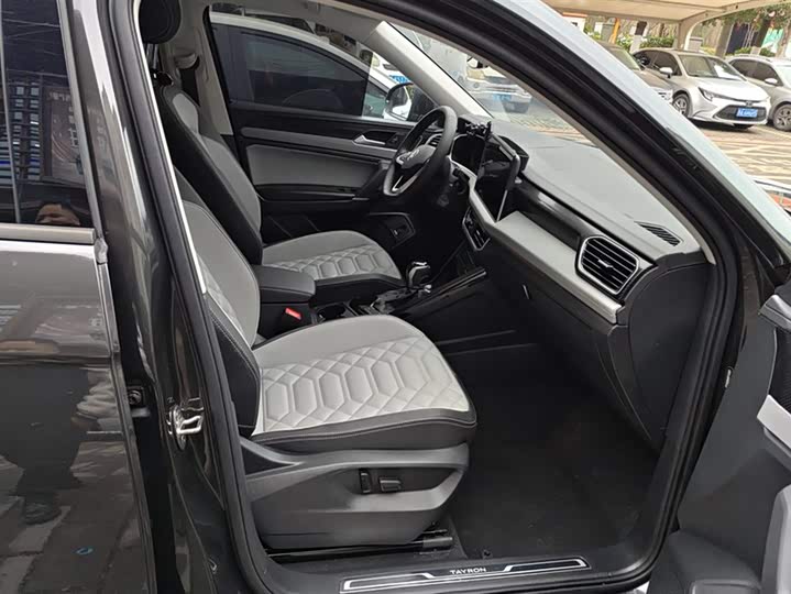 Volkswagen Tayron 2024 2024款 330TSI 两驱豪华Plus进阶版