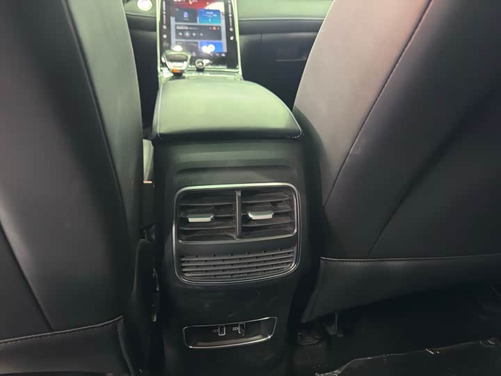 Roewe RX5 2023 2023款 PLUS 330TGI 自动领潮智惠版