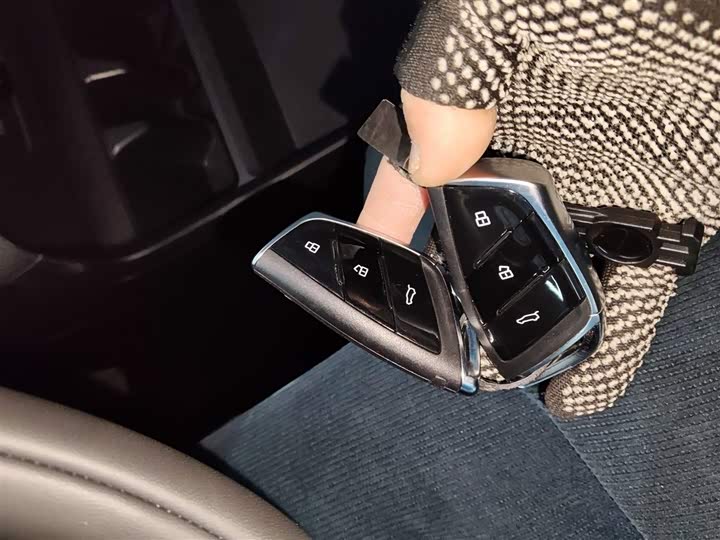 Maxus Mifa 7 2024 2024款 改款 超混 长续航版 悦享版