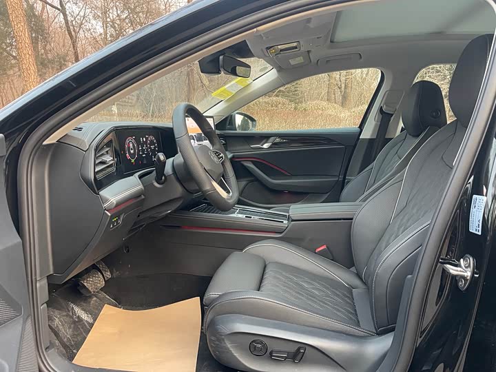 Volkswagen Magotan 2026 2026款 380TSI DSG尊贵版大迈包