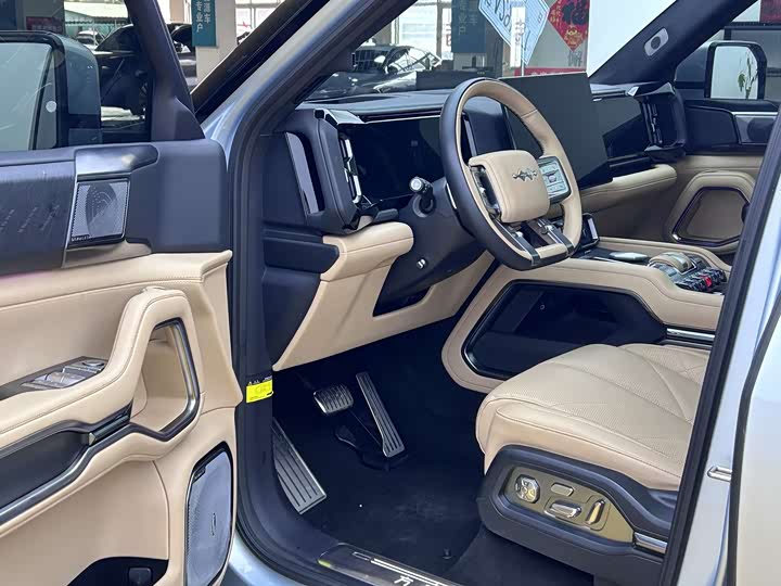 BYD FangChengBao Leopard 8 2025 2025款 智勇旗舰版 7座