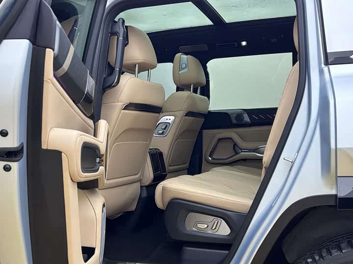 BYD FangChengBao Leopard 8 2025 2025款 智勇旗舰版 7座