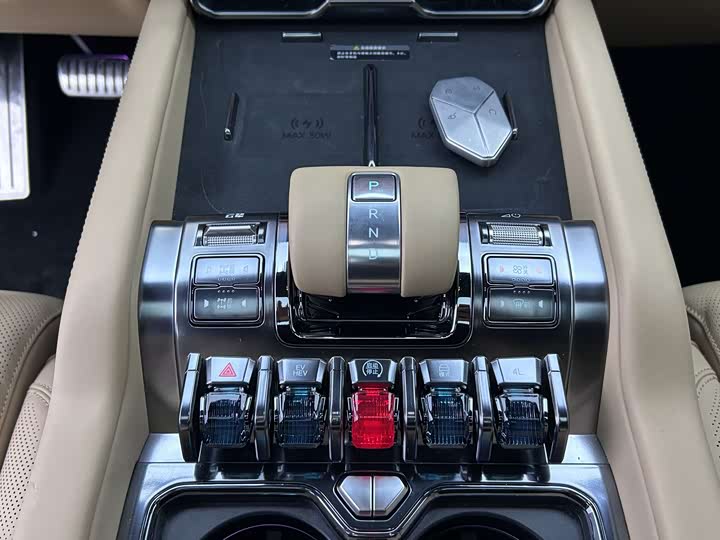 BYD FangChengBao Leopard 8 2025 2025款 智勇旗舰版 7座