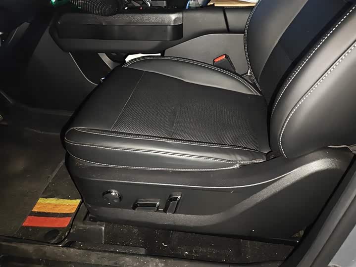 Haval H-Dog Hybrid 2023 2023款 DHT-PHEV 105km 潮电版