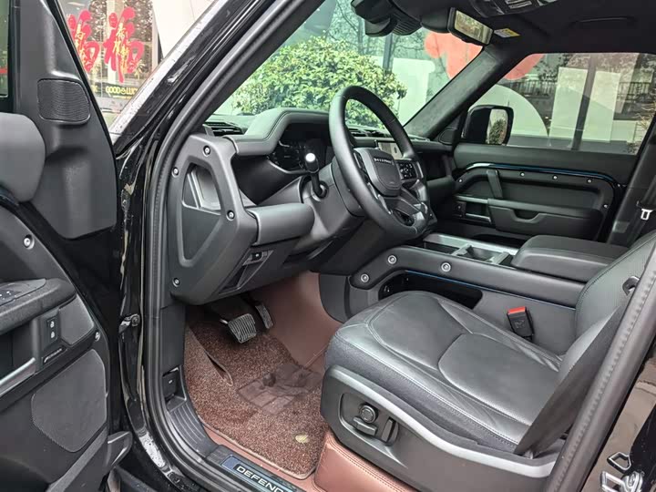 Land Rover Defender 2025 2025款 110 3.0T P400 X-Dynamic HSE