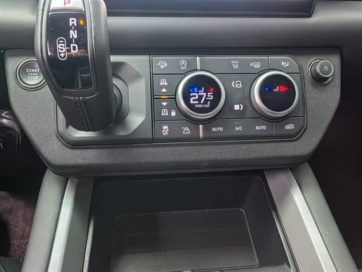 Land Rover Defender 2025 2025款 110 3.0T P400 X-Dynamic HSE