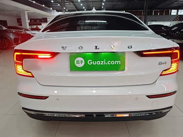 Volvo S60 2025 2025款 B4 智逸豪华版