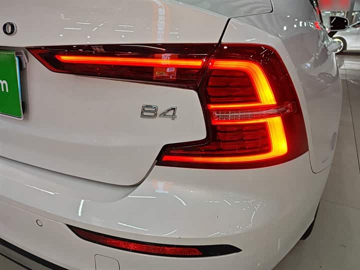 Volvo S60 2025 2025款 B4 智逸豪华版