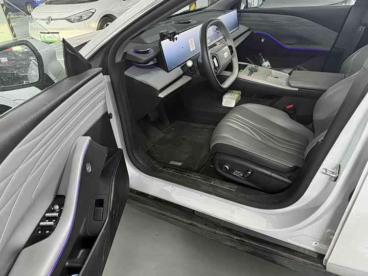 Geely Galaxy E8 2024 2024款 550km 后驱MAX