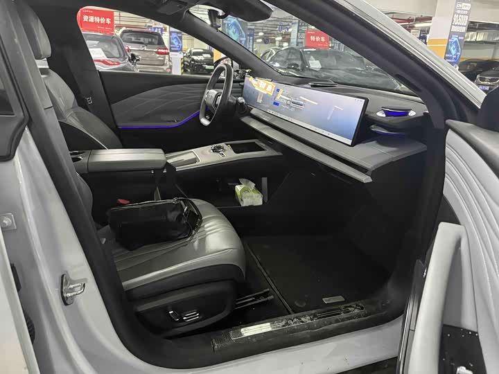 Geely Galaxy E8 2024 2024款 550km 后驱MAX