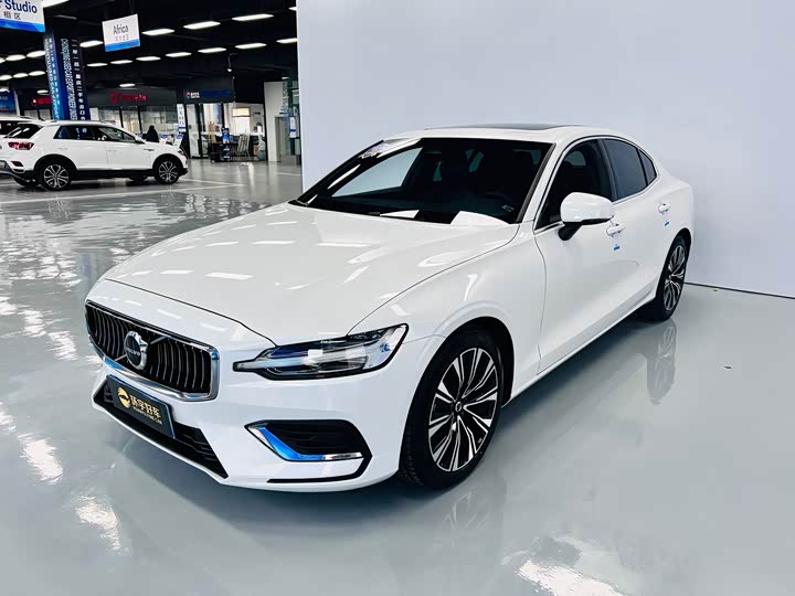 Volvo S60 2024 2024款 B4 智远豪华版