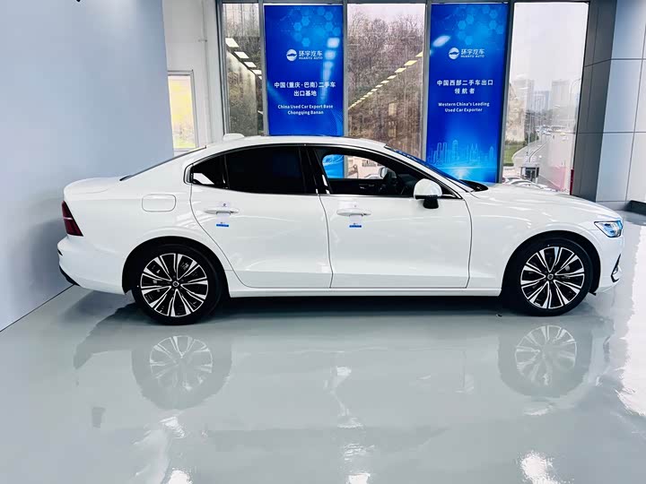 Volvo S60 2024 2024款 B4 智远豪华版