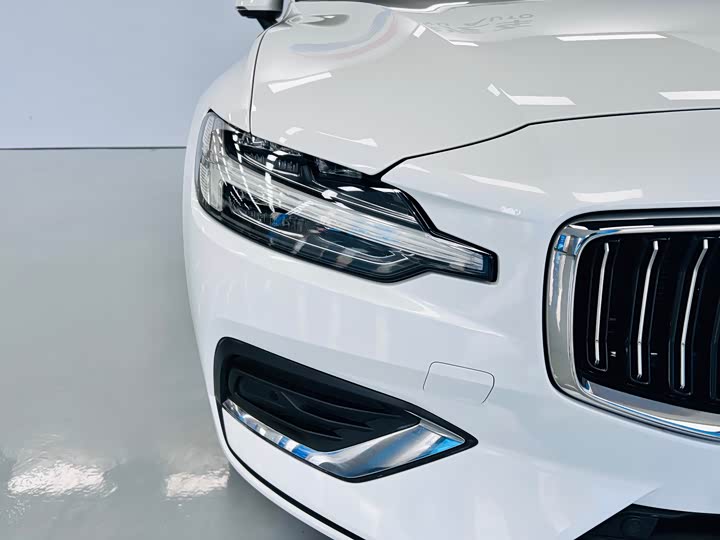 Volvo S60 2024 2024款 B4 智远豪华版