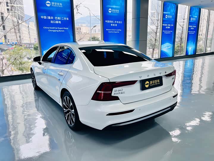 Volvo S60 2024 2024款 B4 智远豪华版