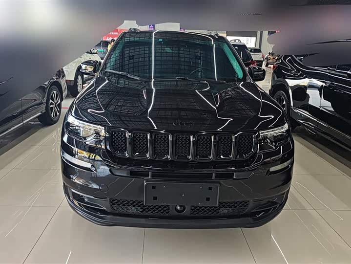 Jeep Grand Commander 2020 2020款 2.0T 四驱夜鹰版