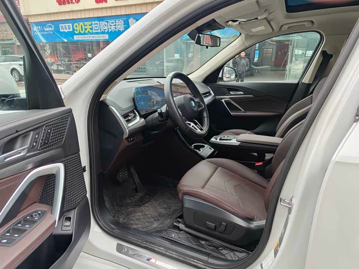 BMW iX1 2025 2025款 eDrive25L M运动套装