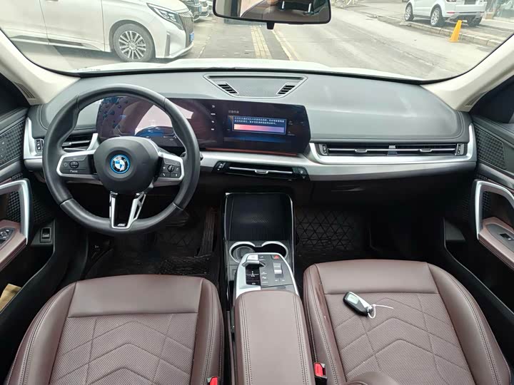 BMW iX1 2025 2025款 eDrive25L M运动套装