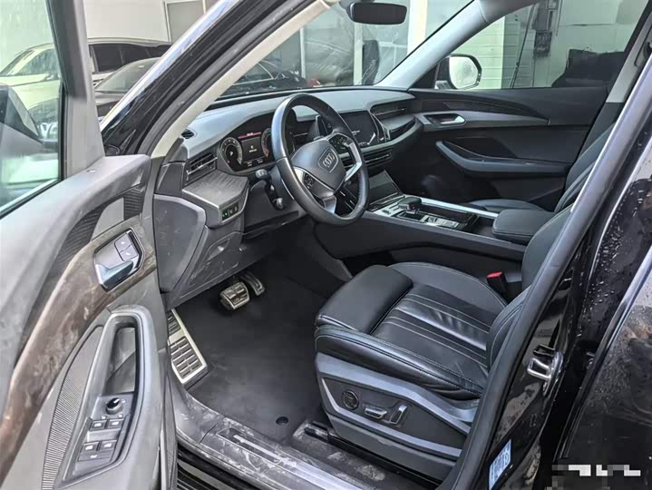 Audi Q6 2023 2023款 40 TFSI quattro 观云型 羽林套装