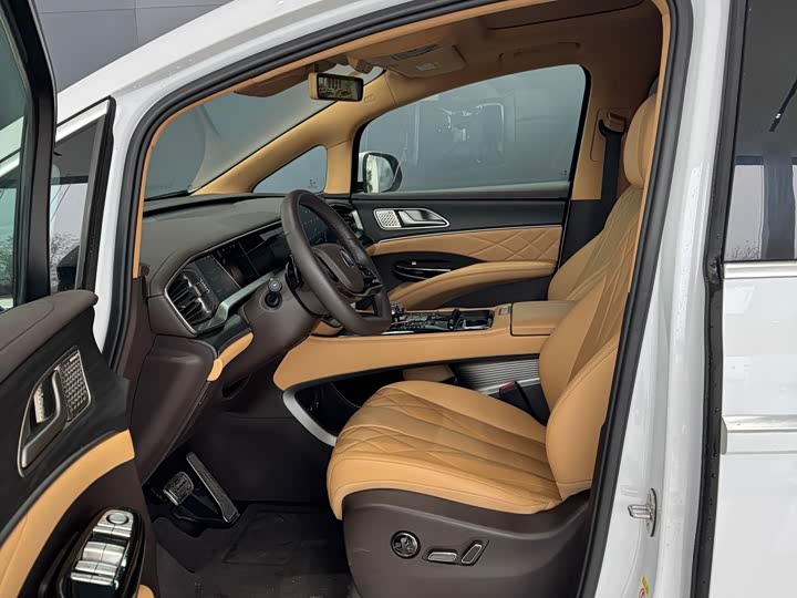 Denza D9 2025 2025款 DM-i 智驾版 1020 四驱旗舰型