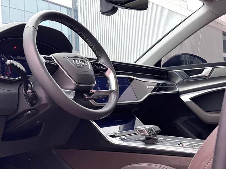 Audi A7L 2024 2024款 45TFSI S-line 筑梦型 流晶套装