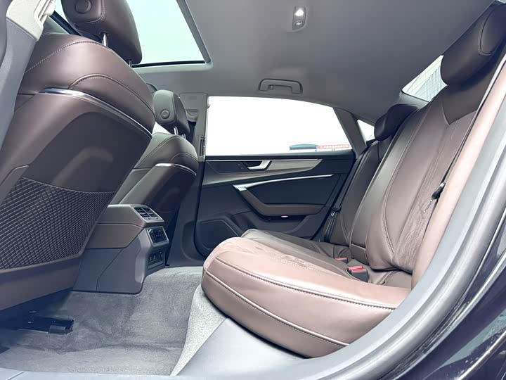 Audi A7L 2024 2024款 45TFSI S-line 筑梦型 流晶套装