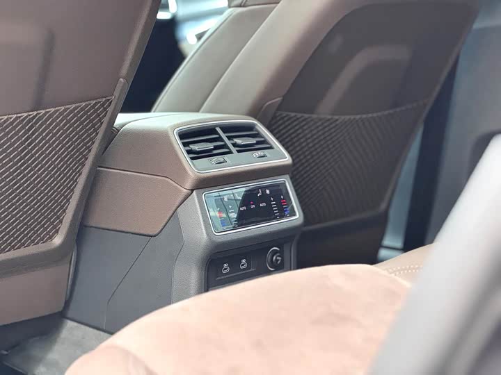 Audi A7L 2024 2024款 45TFSI S-line 筑梦型 流晶套装