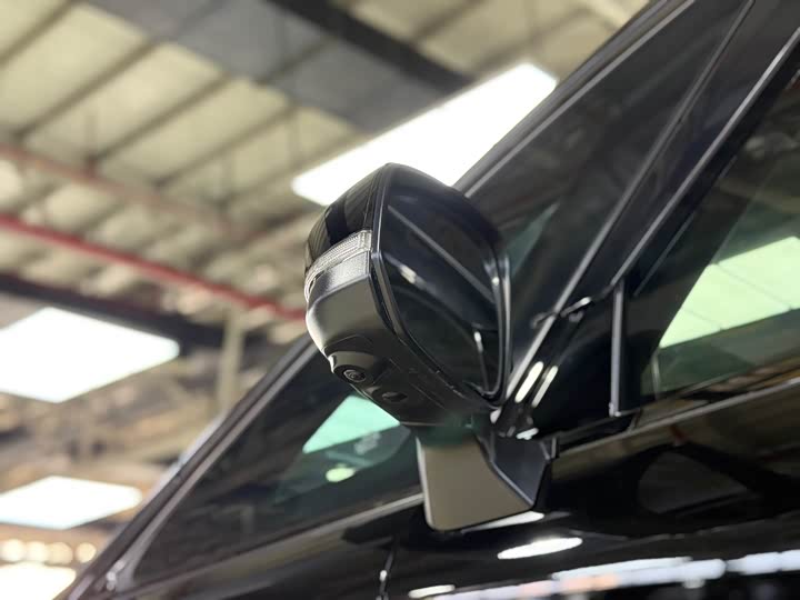 Toyota Vellfire 2025 2025款 皇冠 双擎 2.5L 墨金行政版