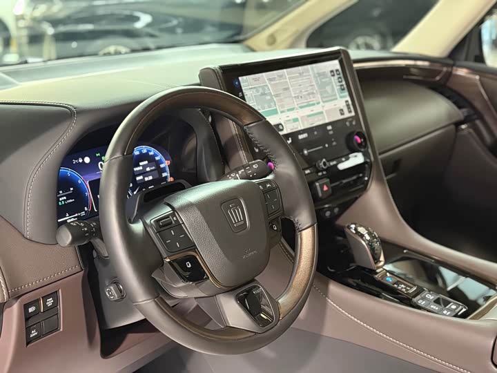 Toyota Vellfire 2025 2025款 皇冠 双擎 2.5L 墨金行政版