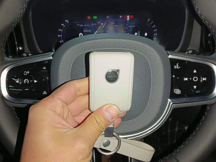 Volvo XC60 2026 2026款 B5 四驱智逸豪华版