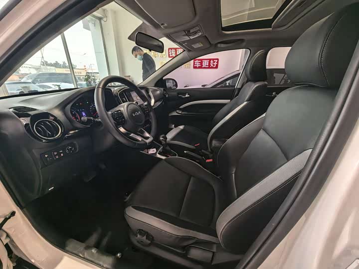 Kia KX1 2021 2021款 1.4L CVT趣享天窗款